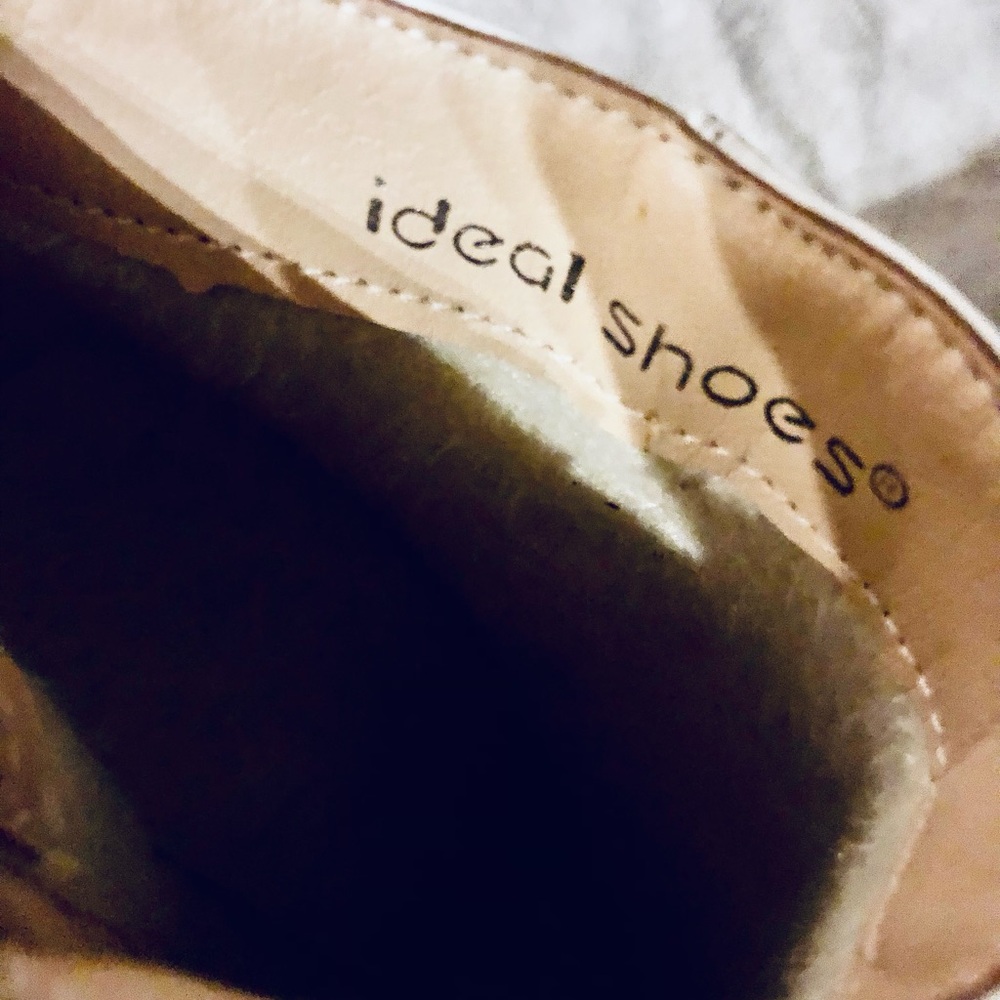 Elegant White Ankle Boots - Picture 4 of 8